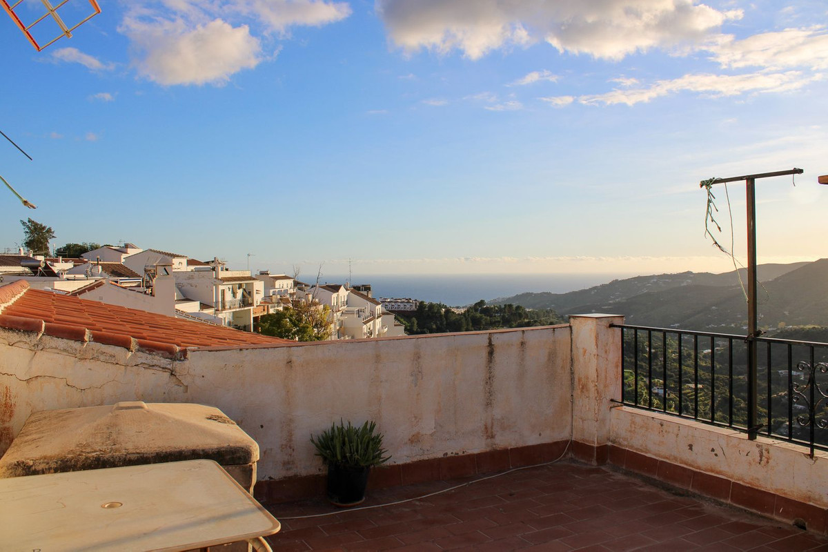 Te koop Bovenwoning Costa Del Sol Frigiliana € 319.900,-
