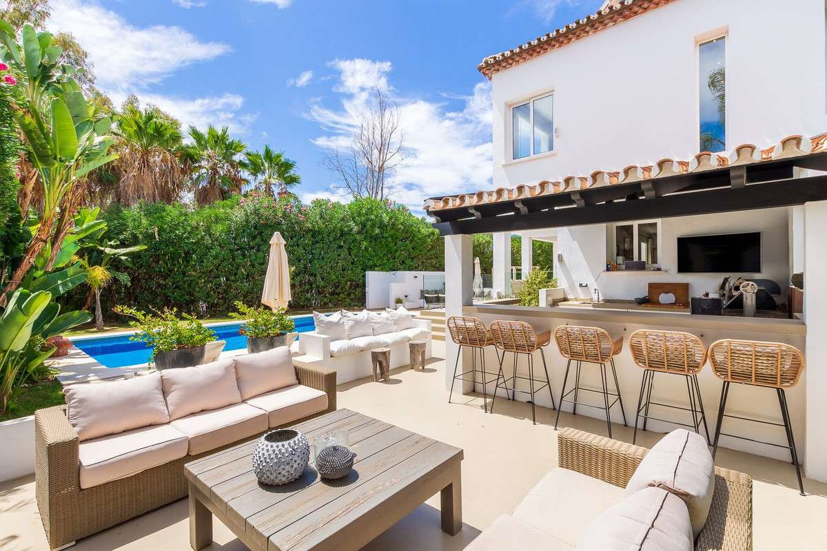 Te koop Vrijstaande Villa Costa Del Sol Nueva Andalucía € 2.350.000,-