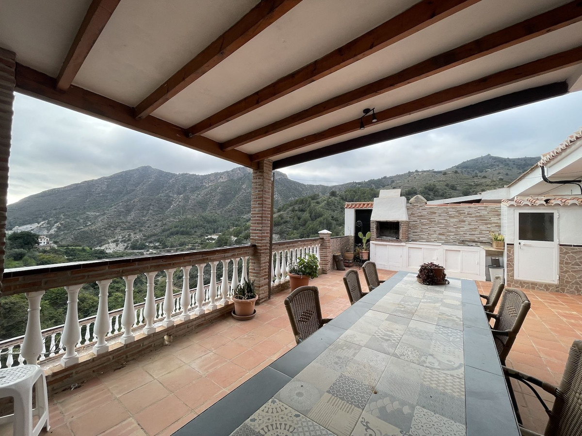 Te koop Half vrijstaand huis Costa Del Sol Nerja € 265.000,-