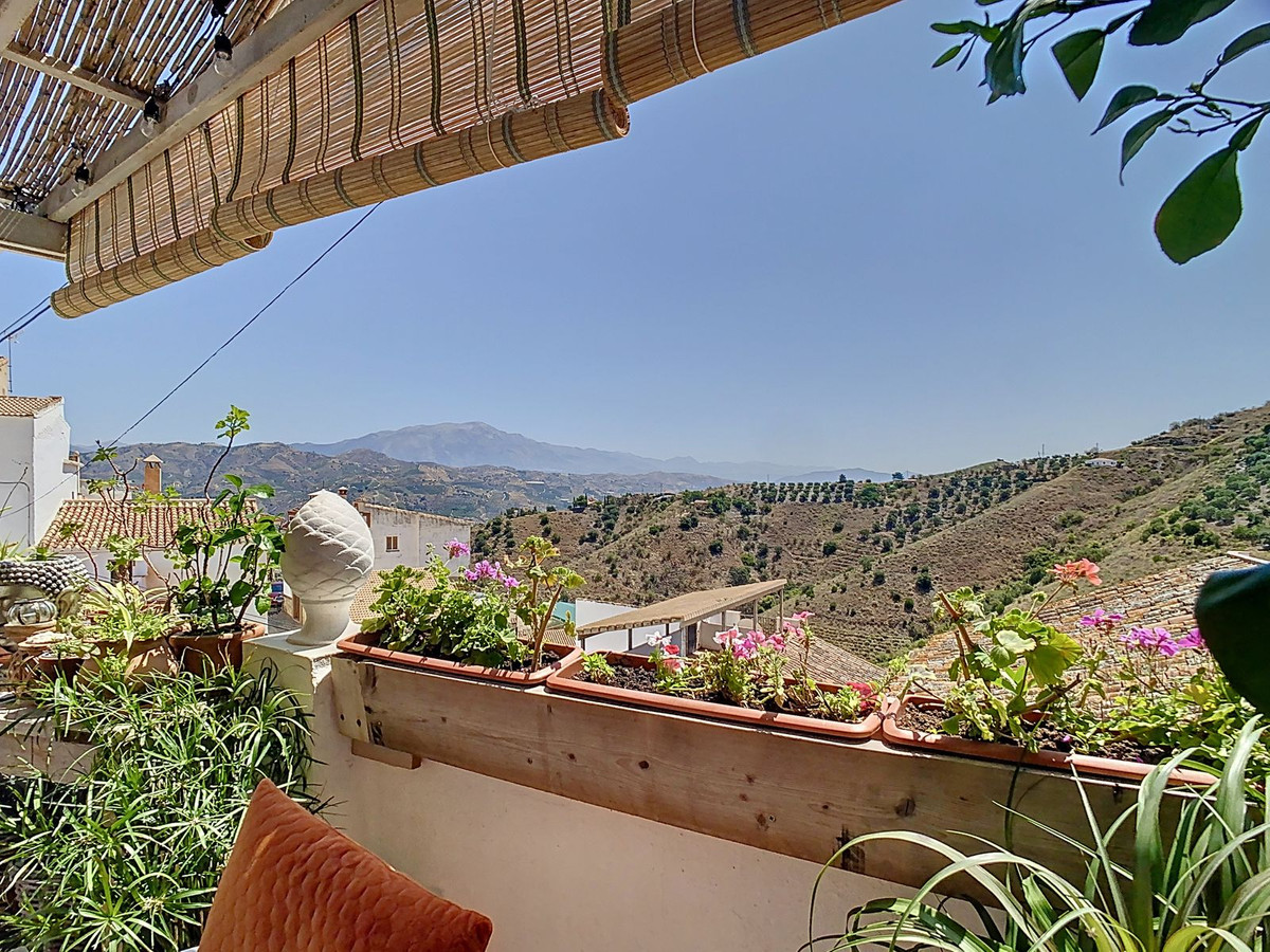 Te koop Herenhuis Costa Del Sol Cútar € 199.000,-