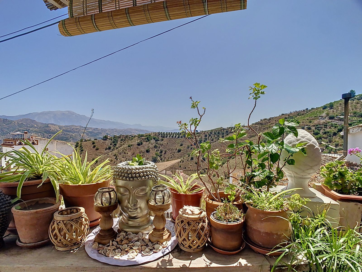 Te koop Herenhuis Costa Del Sol Cútar € 199.000,-