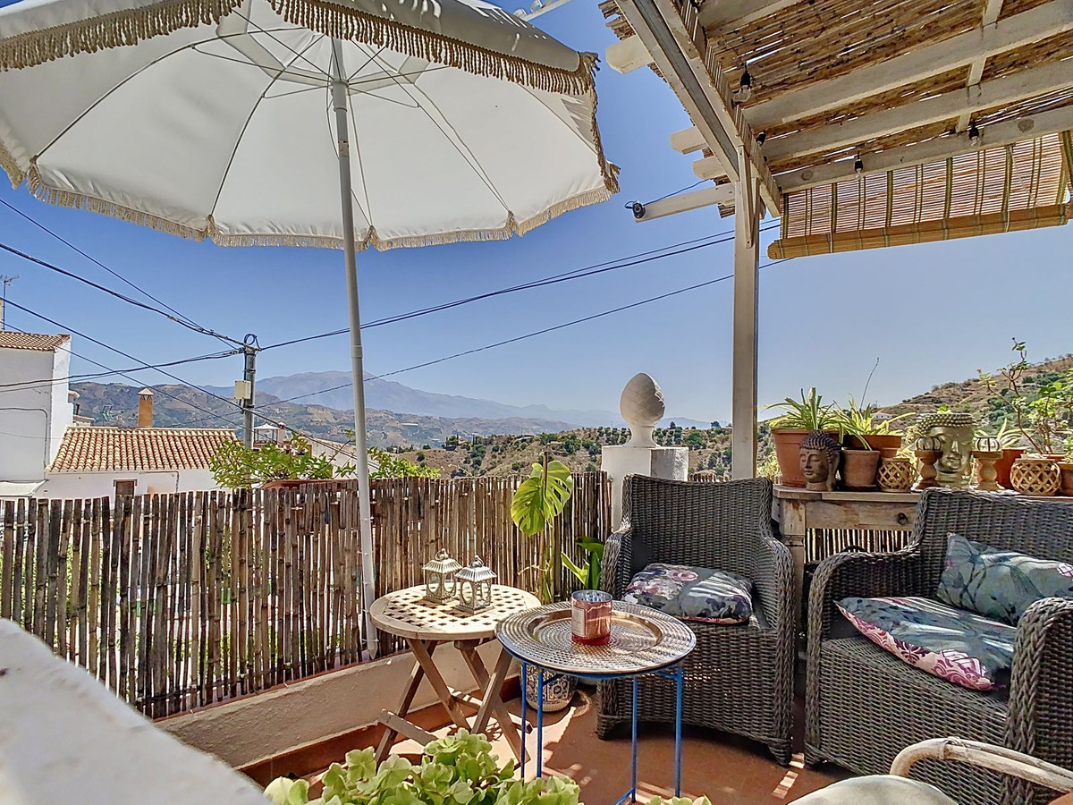 Te koop Herenhuis Costa Del Sol Cútar € 199.000,-