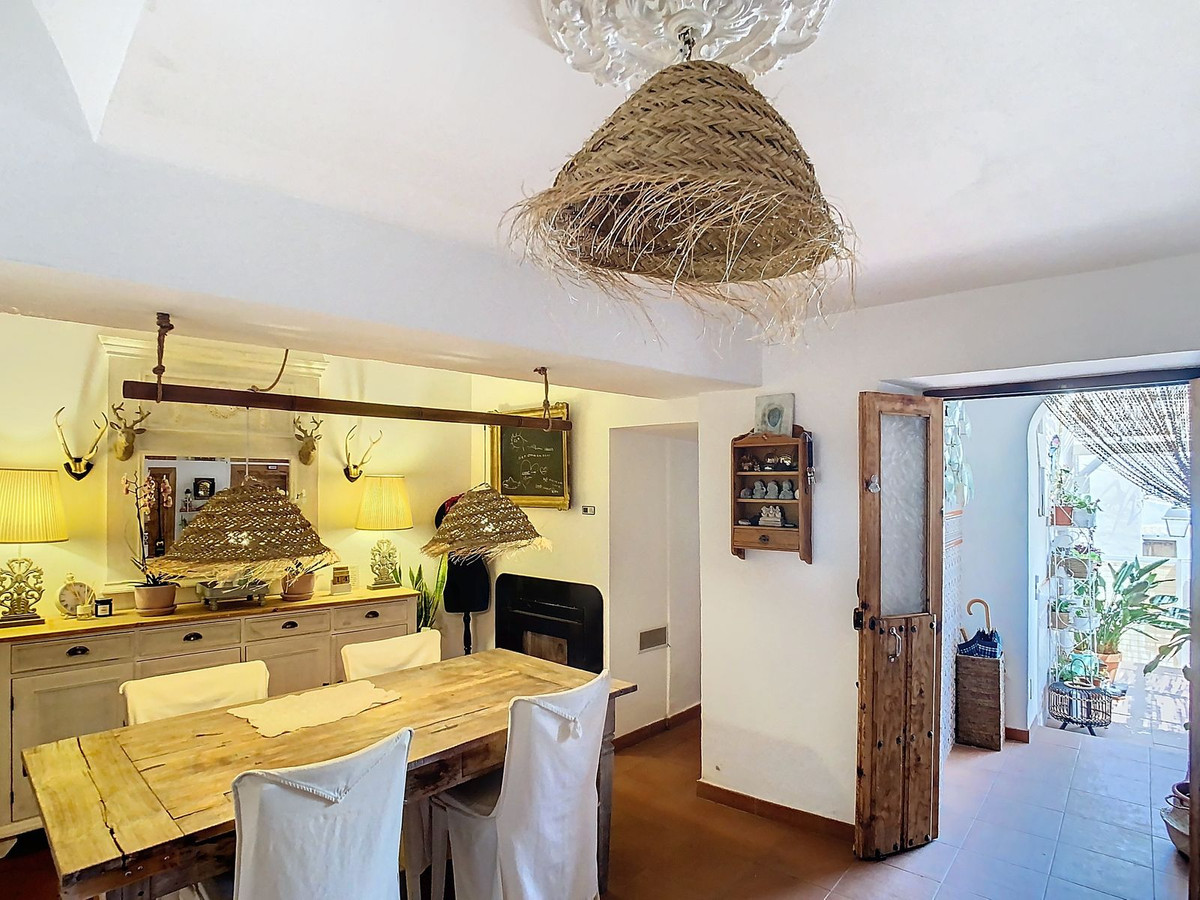 Te koop Herenhuis Costa Del Sol Cútar € 199.000,-