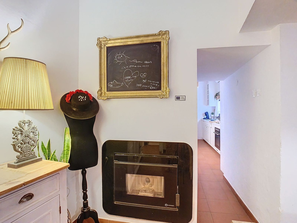 Te koop Herenhuis Costa Del Sol Cútar € 199.000,-