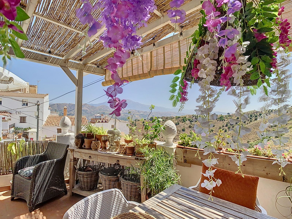 Te koop Herenhuis Costa Del Sol Cútar € 199.000,-