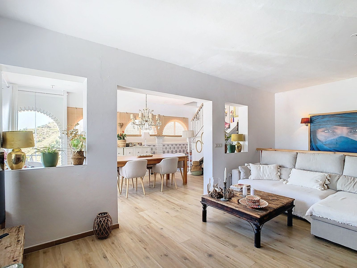 Te koop Herenhuis Costa Del Sol Cútar € 199.000,-