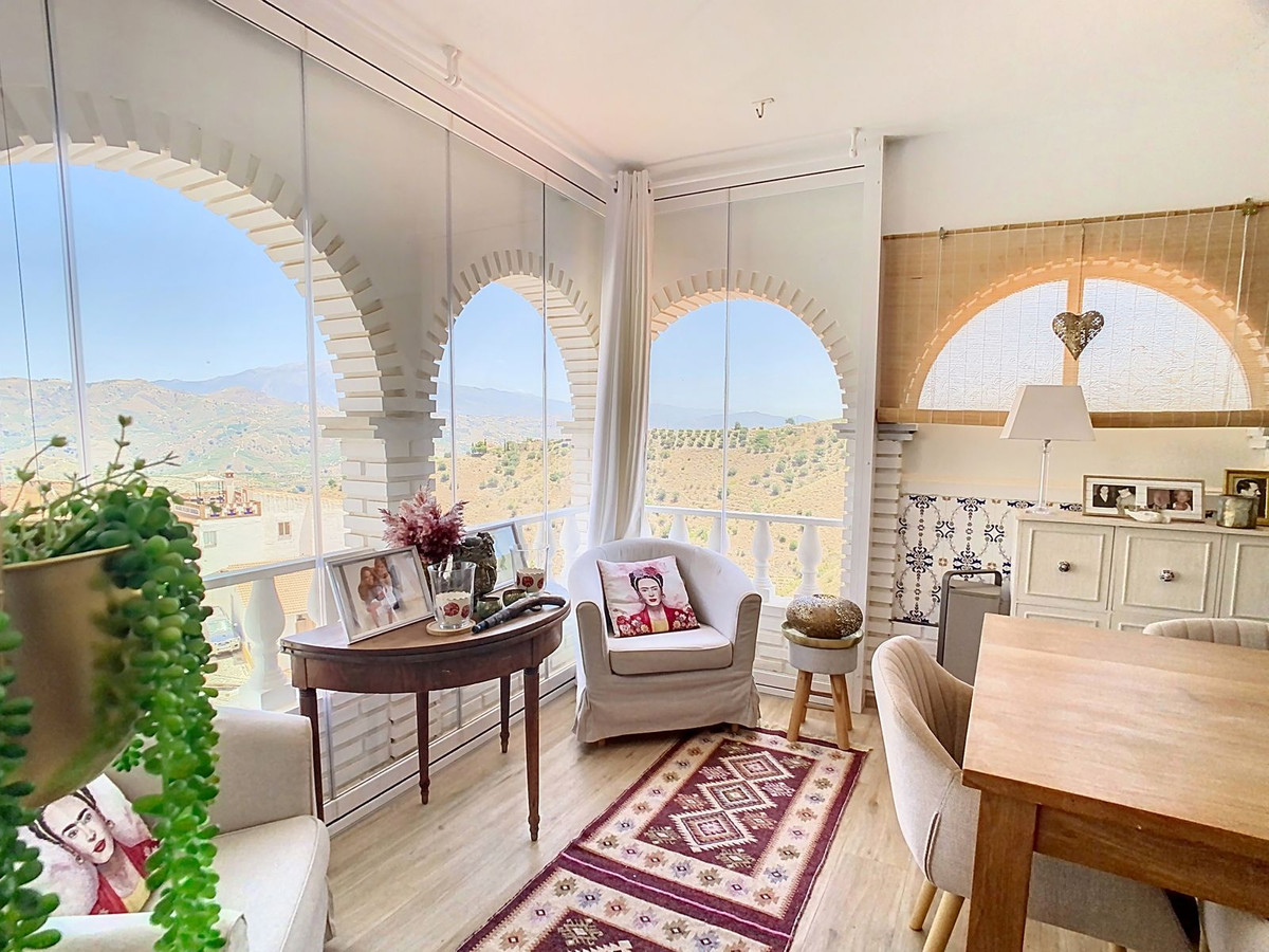 Te koop Herenhuis Costa Del Sol Cútar € 199.000,-