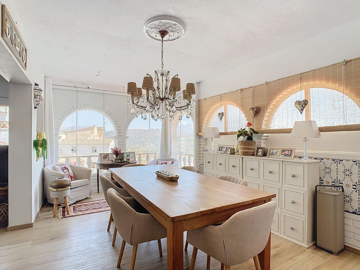 Te koop Herenhuis Costa Del Sol Cútar € 199.000,-