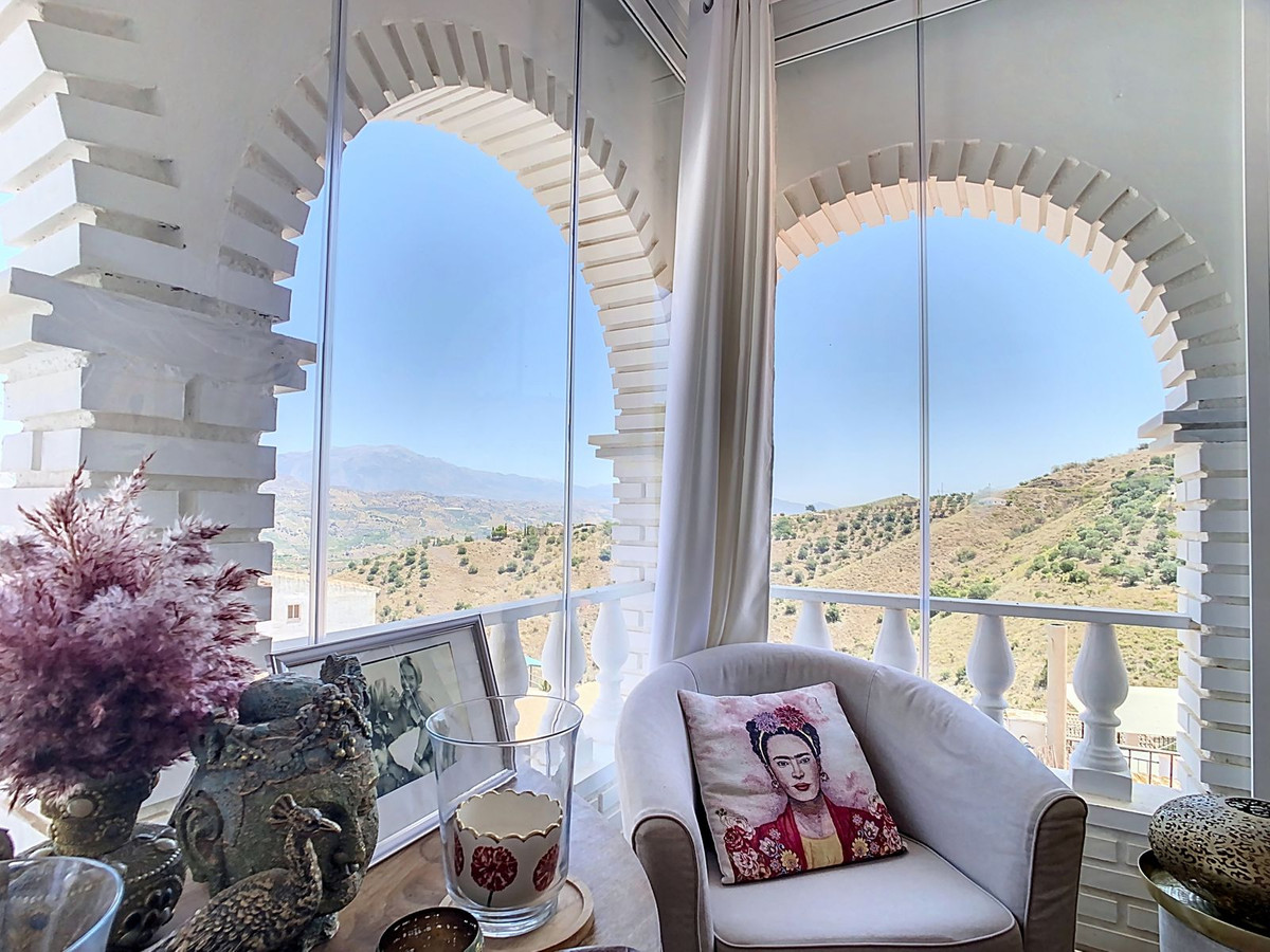 Te koop Herenhuis Costa Del Sol Cútar € 199.000,-