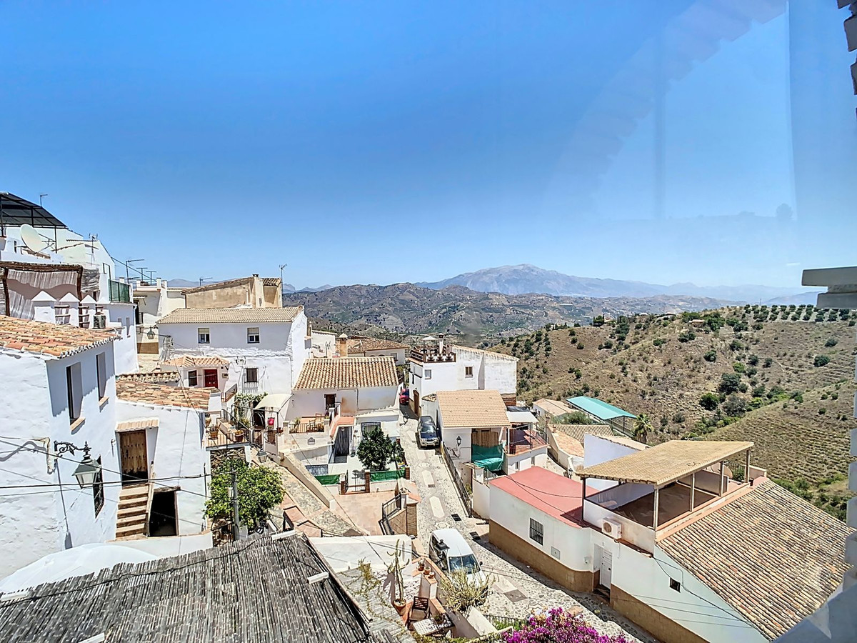 Te koop Herenhuis Costa Del Sol Cútar € 199.000,-