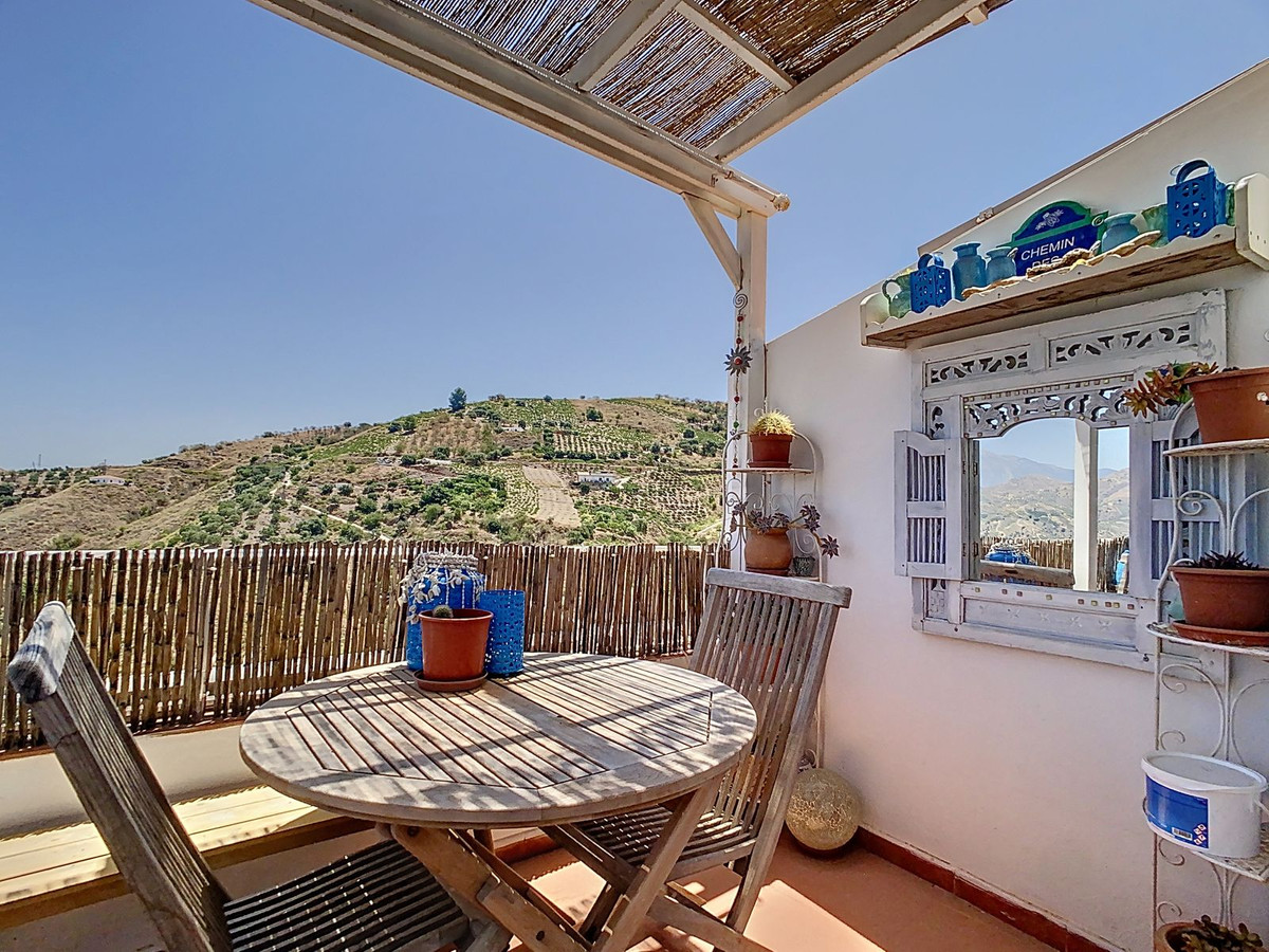 Te koop Herenhuis Costa Del Sol Cútar € 199.000,-