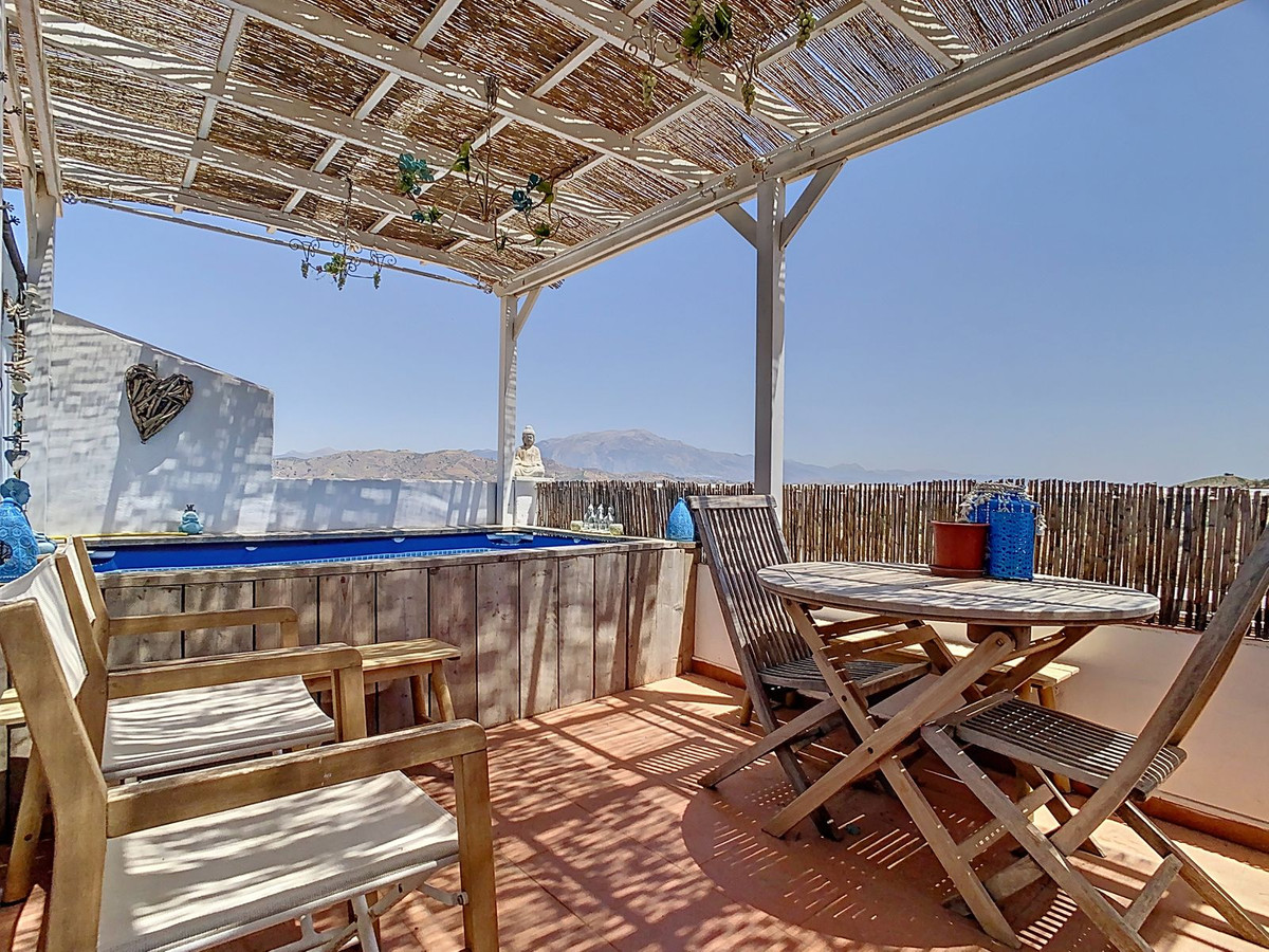 Te koop Herenhuis Costa Del Sol Cútar € 199.000,-