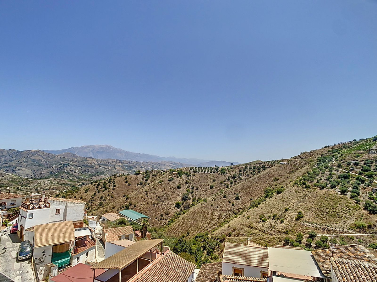 Te koop Herenhuis Costa Del Sol Cútar € 199.000,-