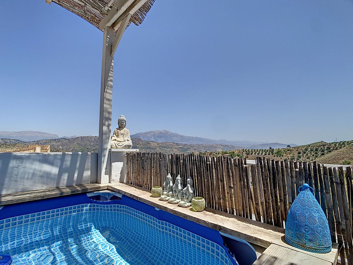 Te koop Herenhuis Costa Del Sol Cútar € 199.000,-