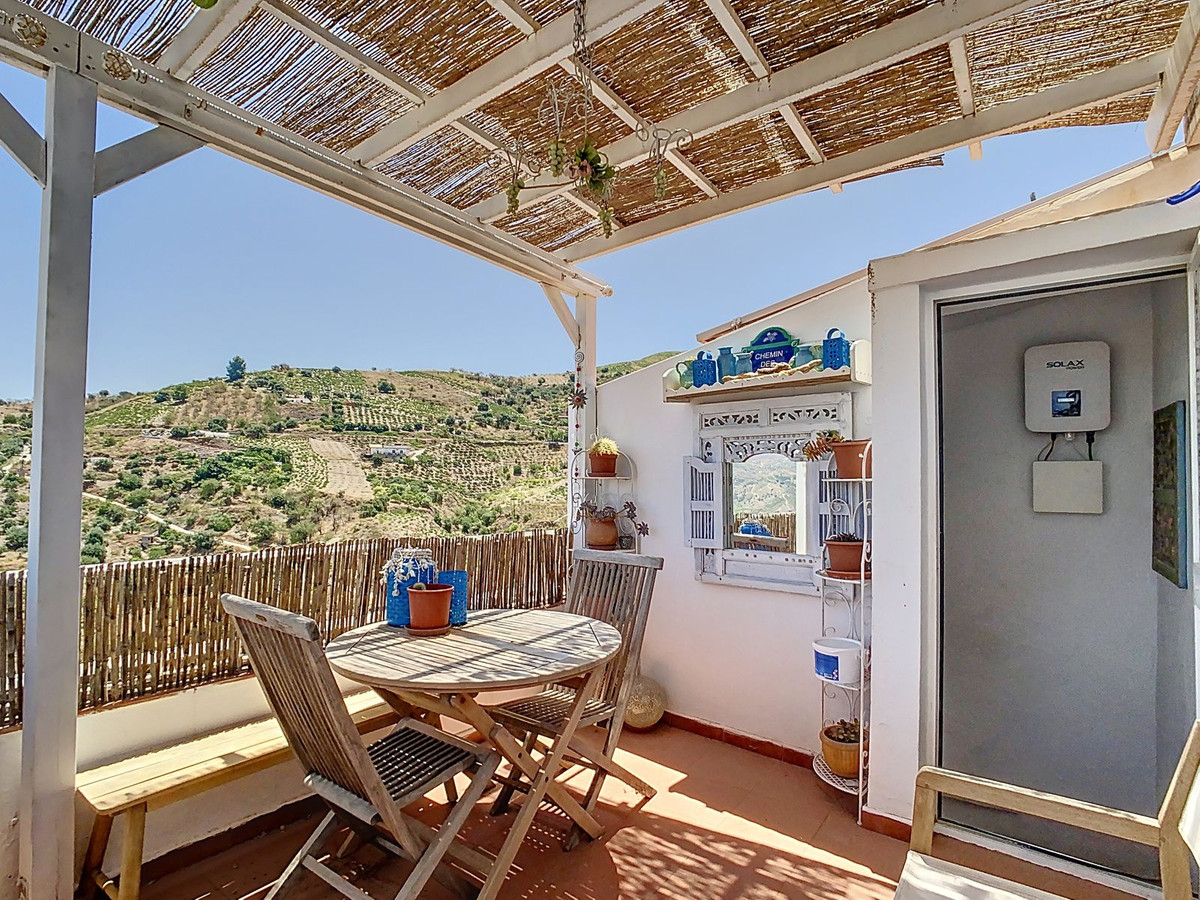 Te koop Herenhuis Costa Del Sol Cútar € 199.000,-
