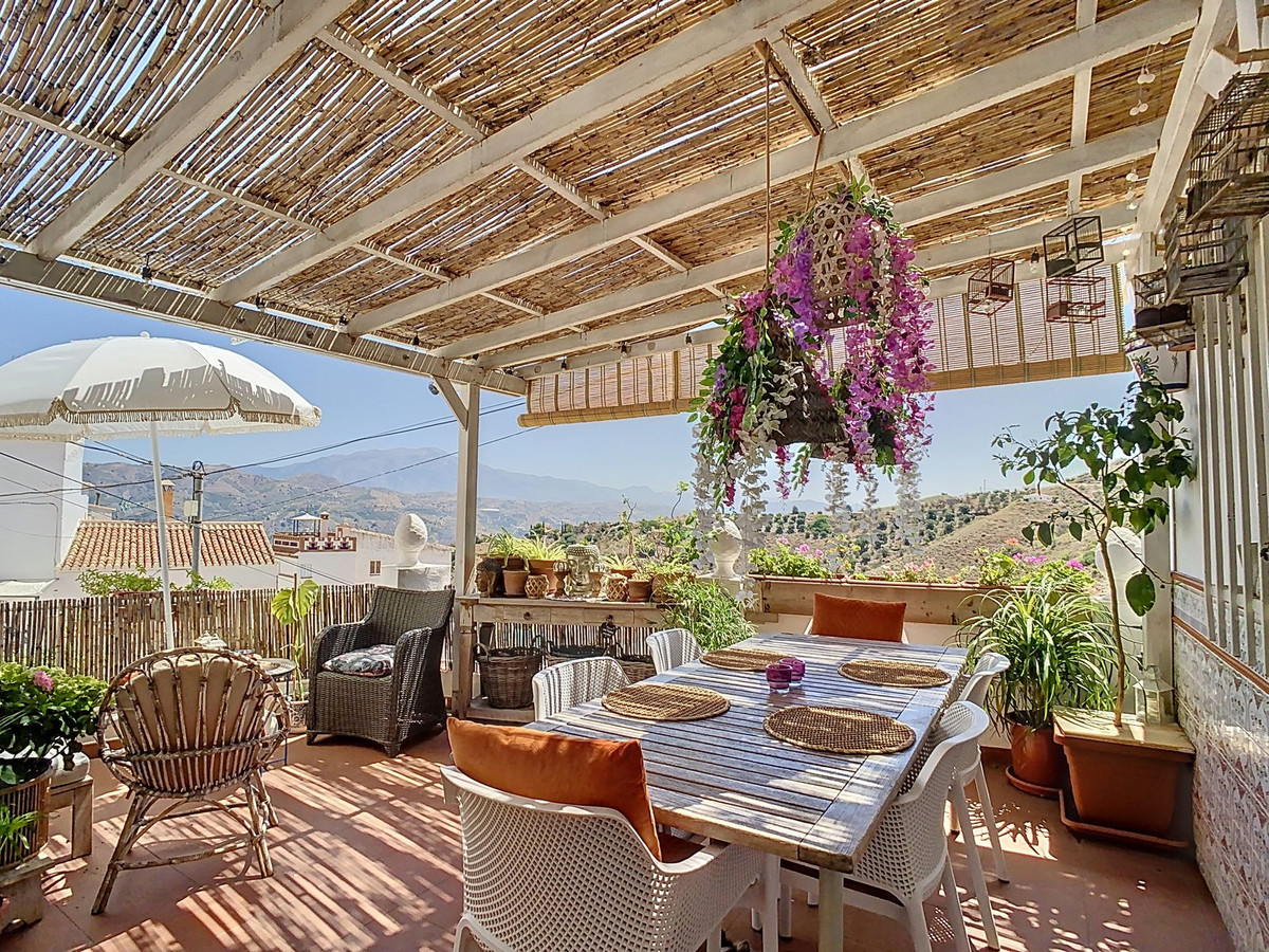 Te koop Herenhuis Costa Del Sol Cútar € 199.000,-