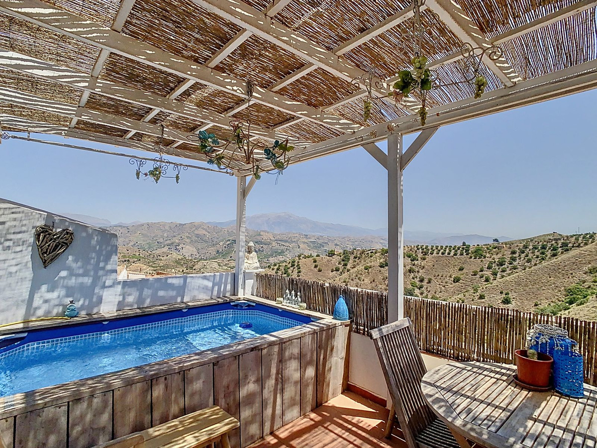 Te koop Herenhuis Costa Del Sol Cútar € 199.000,-
