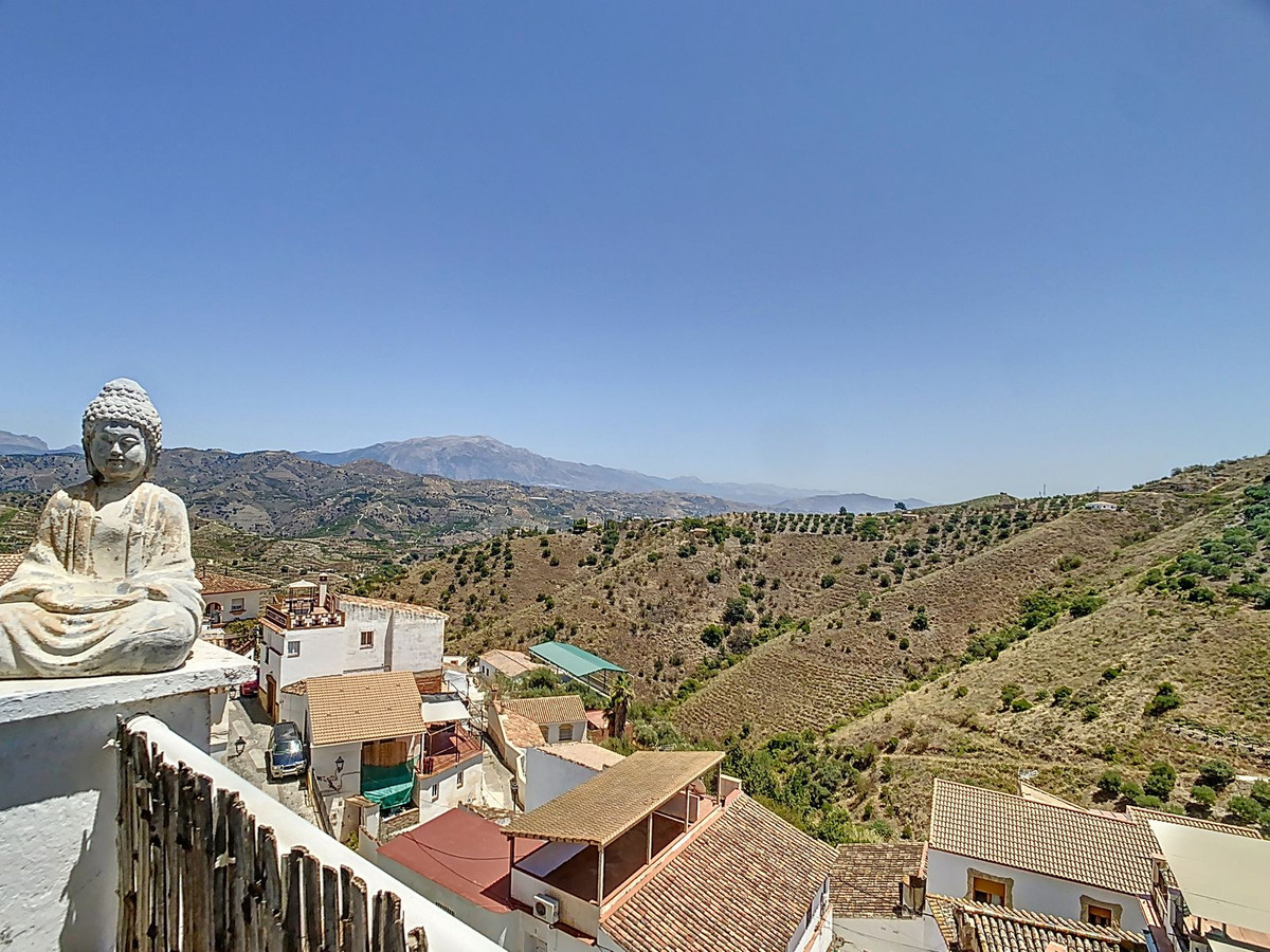 Te koop Herenhuis Costa Del Sol Cútar € 199.000,-