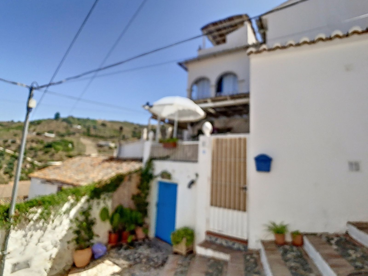 Te koop Herenhuis Costa Del Sol Cútar € 199.000,-