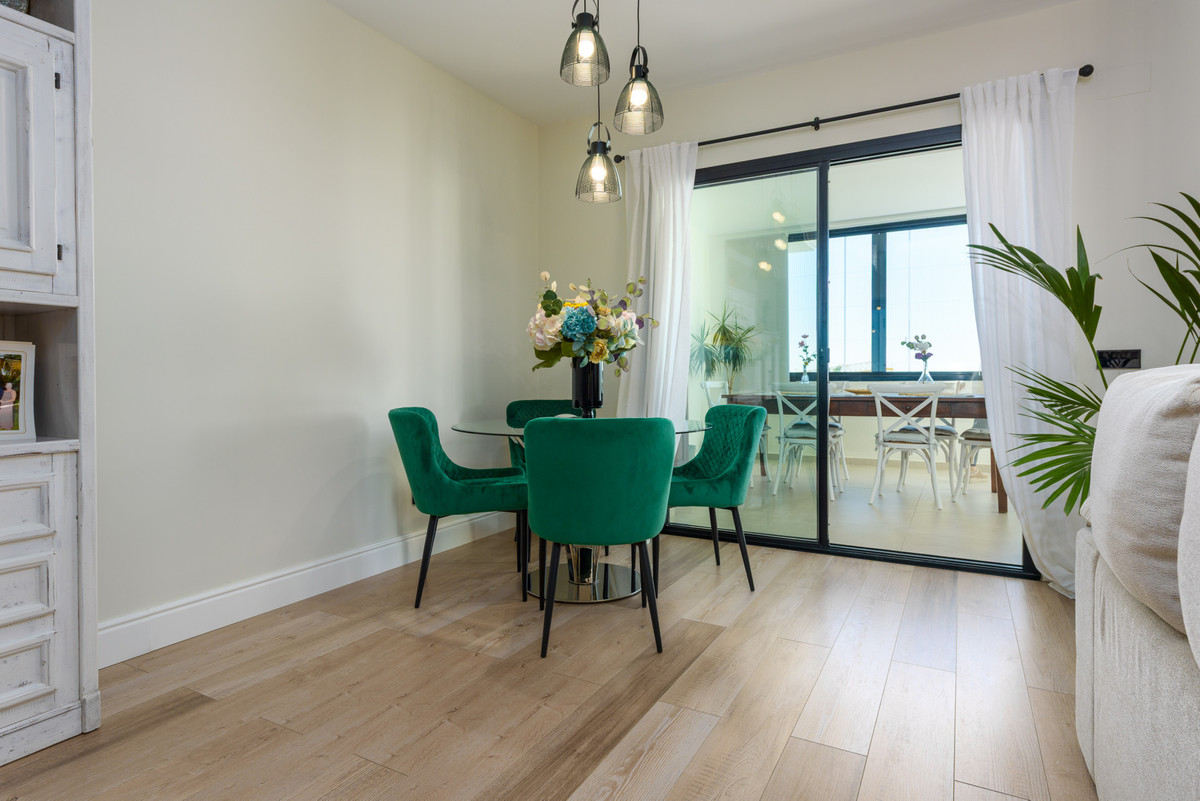 Te koop Middle Floor Apartment Costa Del Sol Estepona € 860.000,-