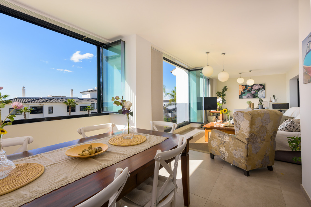 Te koop Middle Floor Apartment Costa Del Sol Estepona € 860.000,-