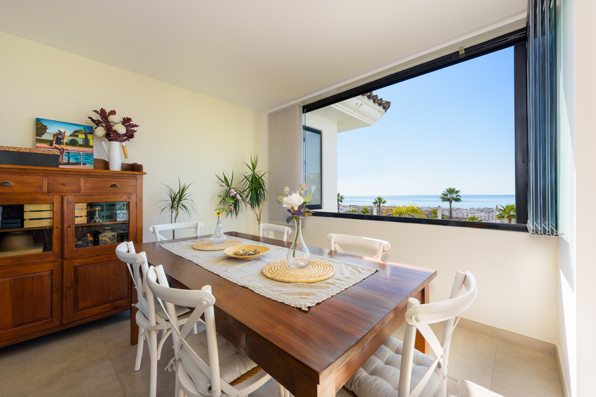 Te koop Middle Floor Apartment Costa Del Sol Estepona € 860.000,-