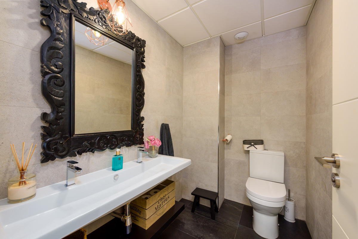 Te koop Middle Floor Apartment Costa Del Sol Estepona € 860.000,-