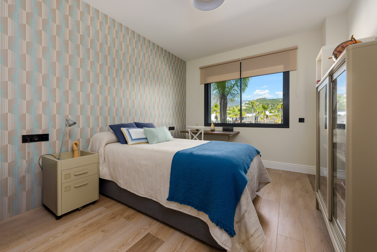 Te koop Middle Floor Apartment Costa Del Sol Estepona € 860.000,-