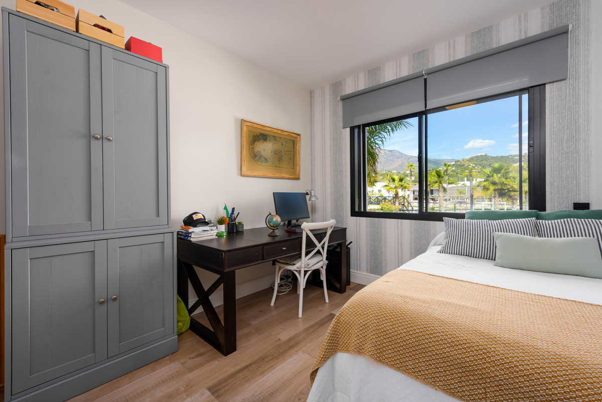 Te koop Middle Floor Apartment Costa Del Sol Estepona € 860.000,-