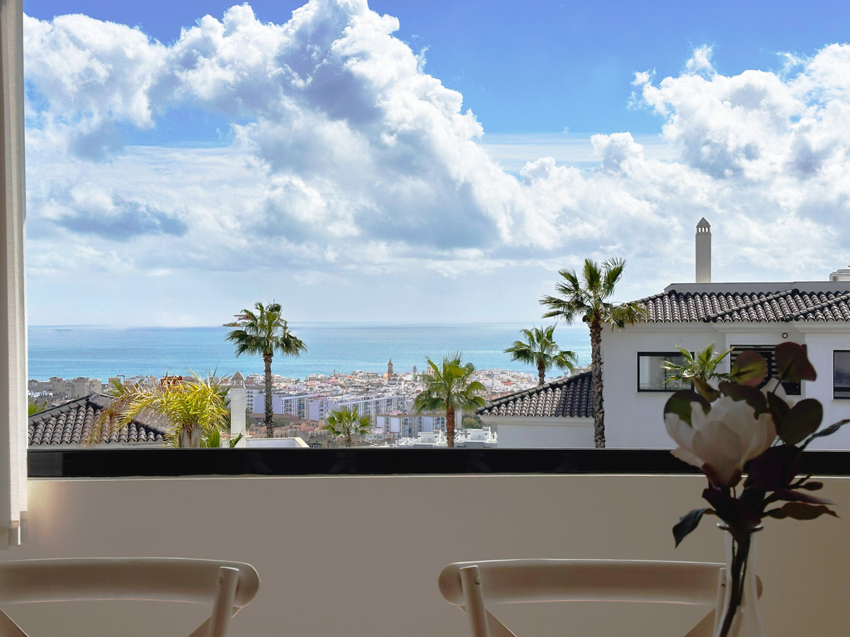 Te koop Middle Floor Apartment Costa Del Sol Estepona € 860.000,-