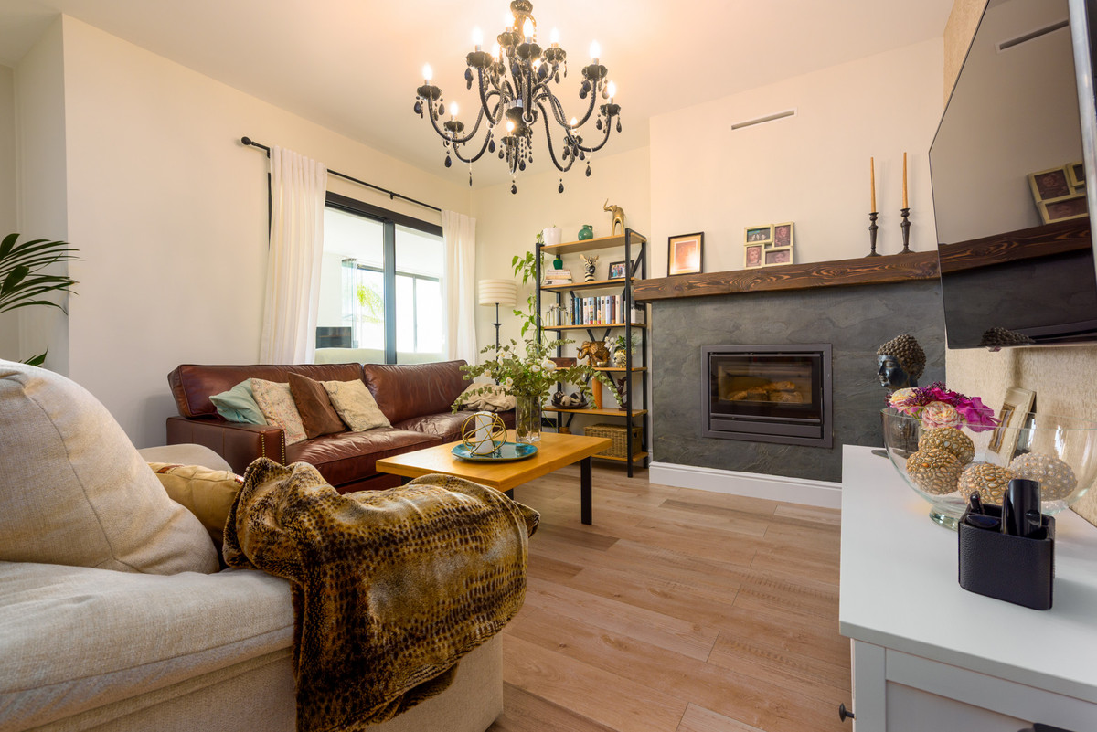 Te koop Middle Floor Apartment Costa Del Sol Estepona € 860.000,-