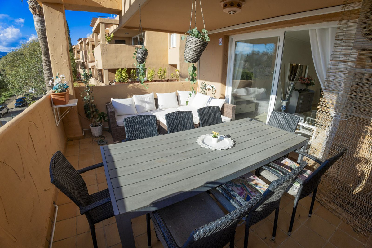 Te koop Middle Floor Apartment Costa Del Sol Elviria € 375.000,-