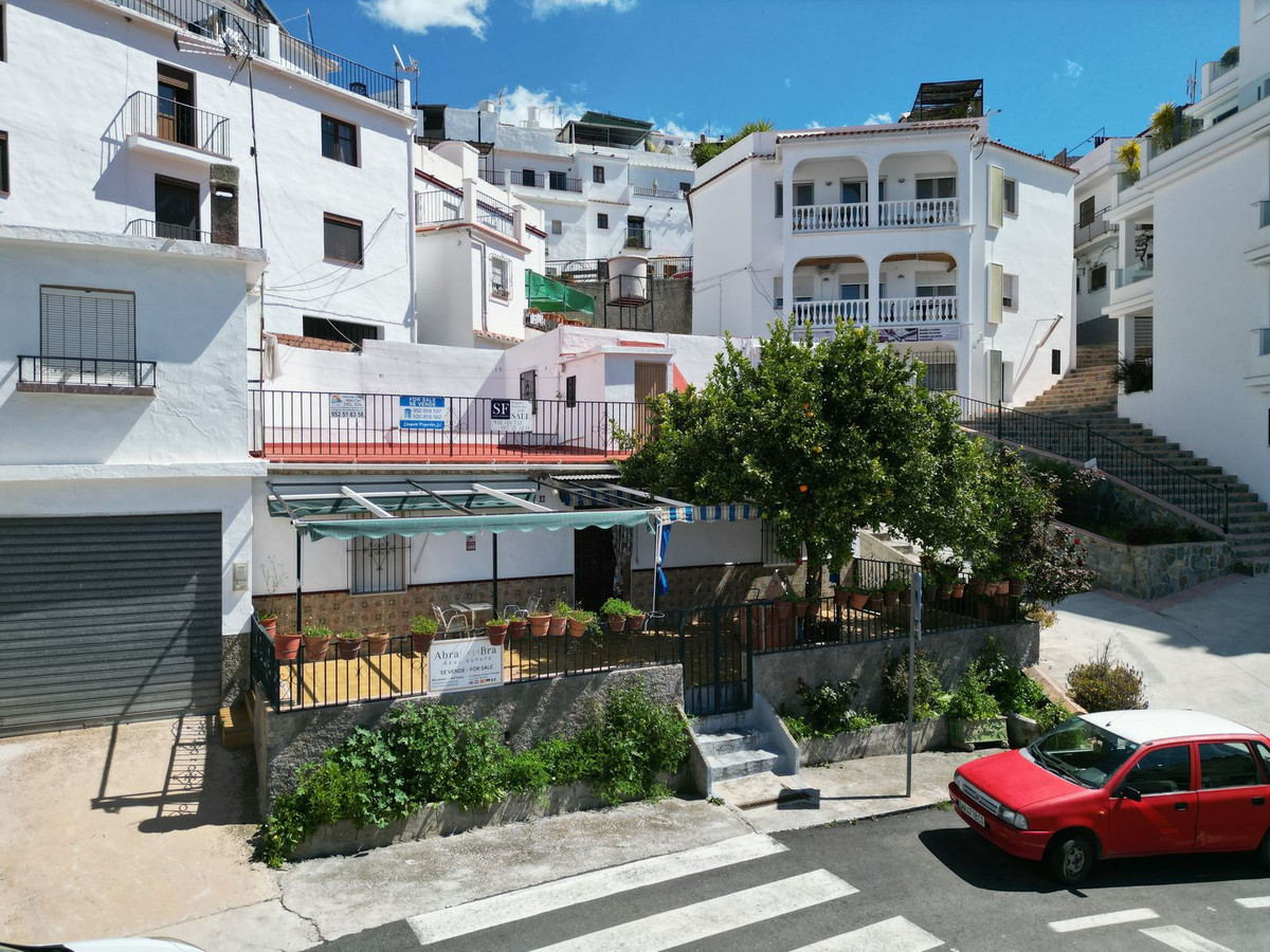 Te koop Herenhuis Costa Del Sol Cómpeta € 200.000,-