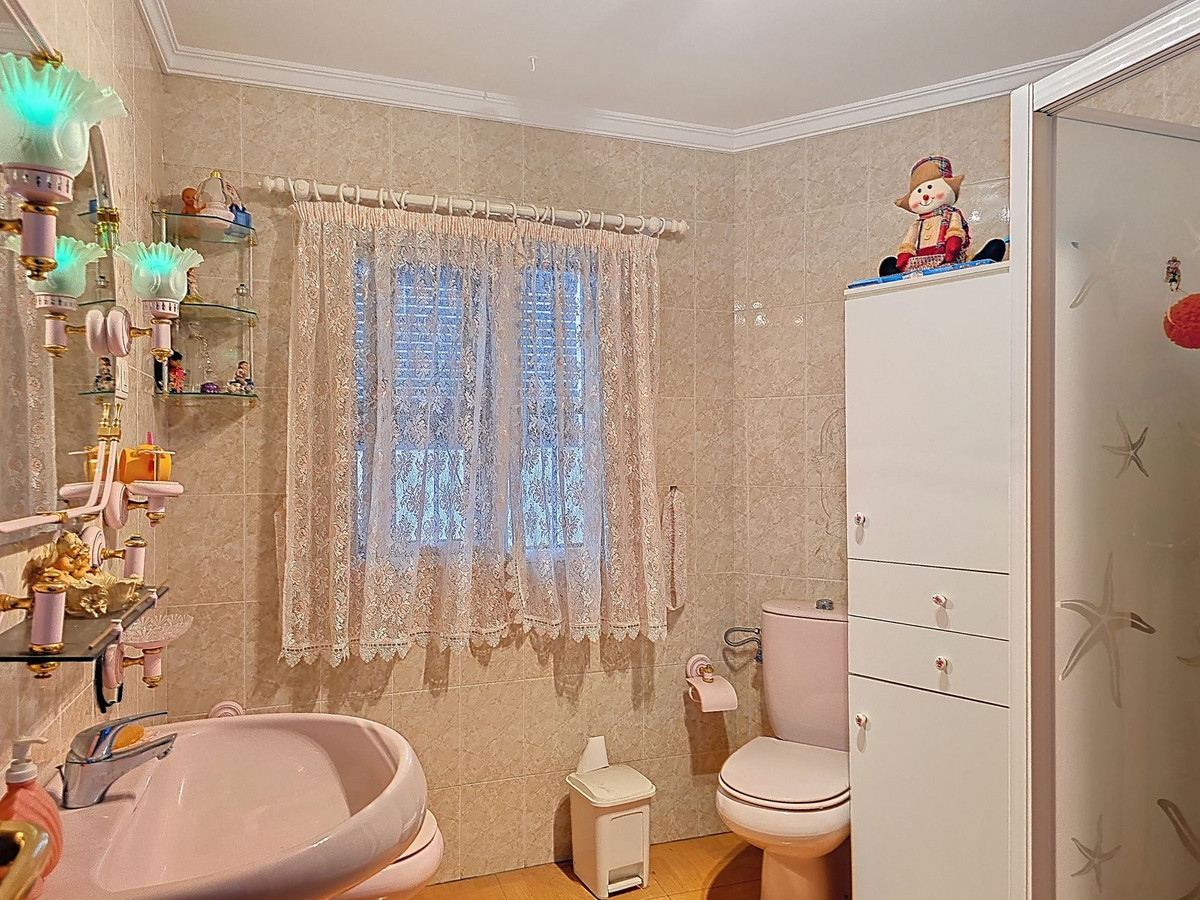 Te koop Herenhuis Costa Del Sol Cómpeta € 200.000,-