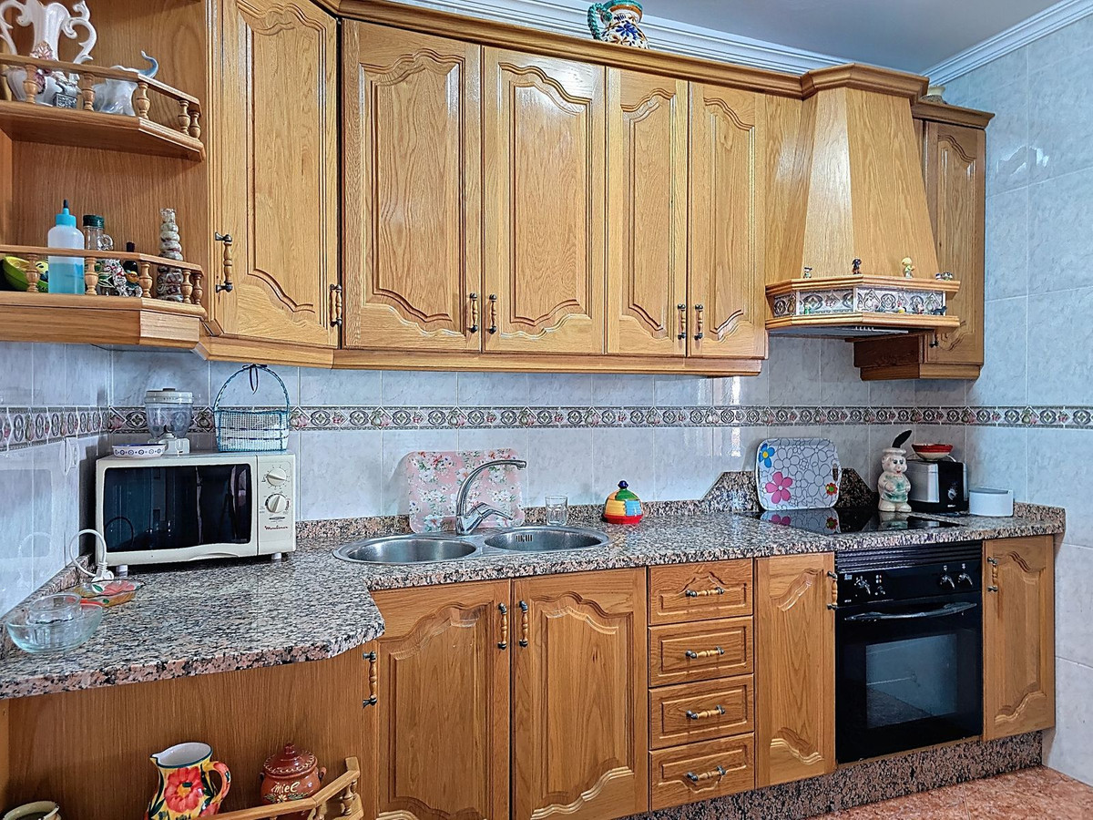 Te koop Herenhuis Costa Del Sol Cómpeta € 200.000,-