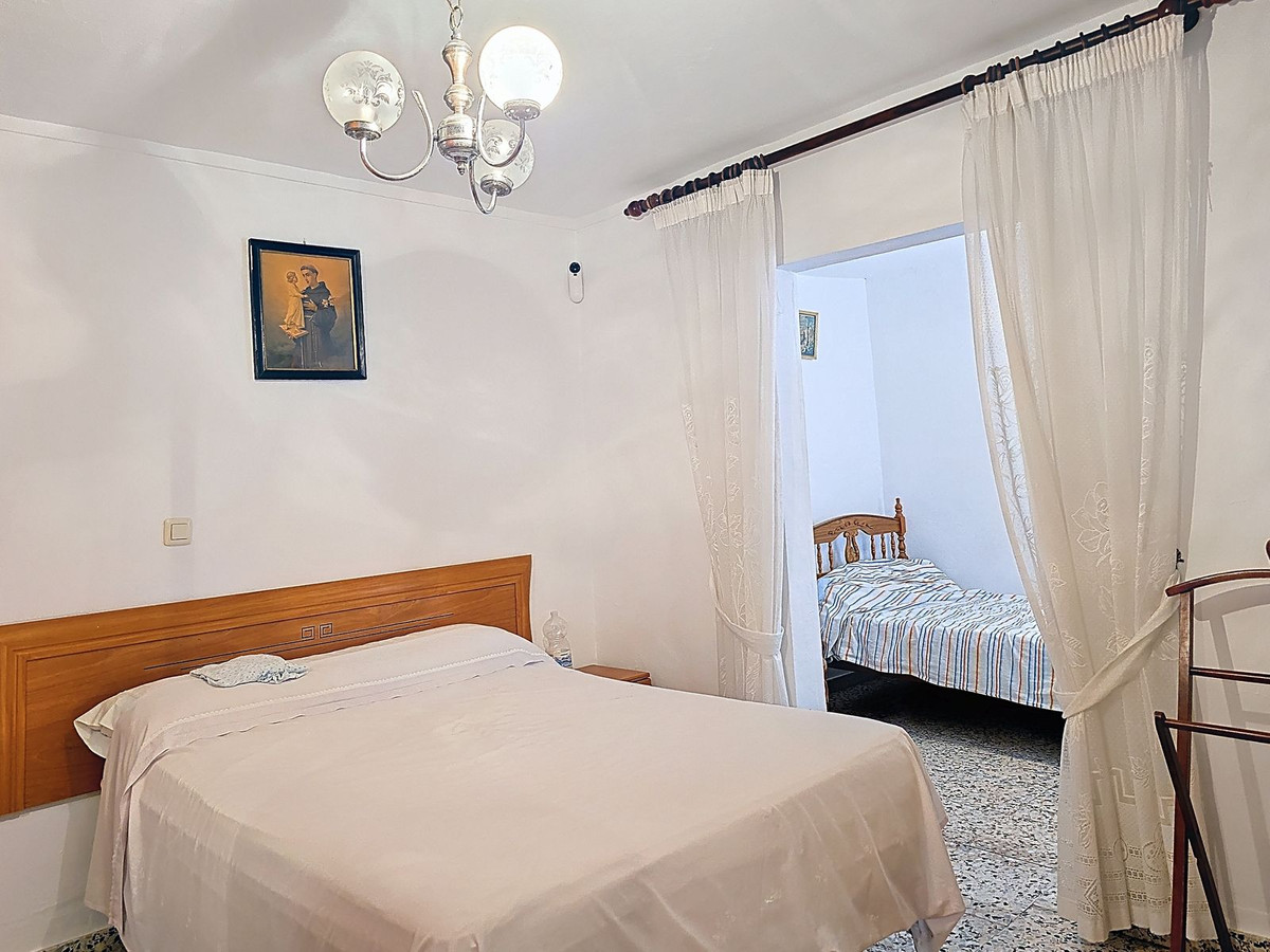 Te koop Herenhuis Costa Del Sol Cómpeta € 200.000,-