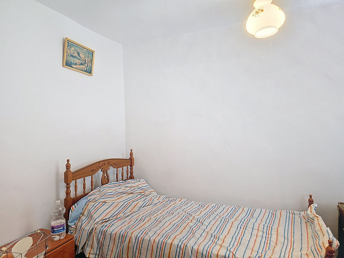 Te koop Herenhuis Costa Del Sol Cómpeta € 200.000,-