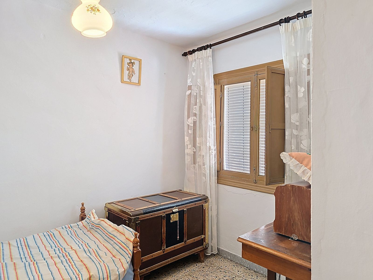 Te koop Herenhuis Costa Del Sol Cómpeta € 200.000,-