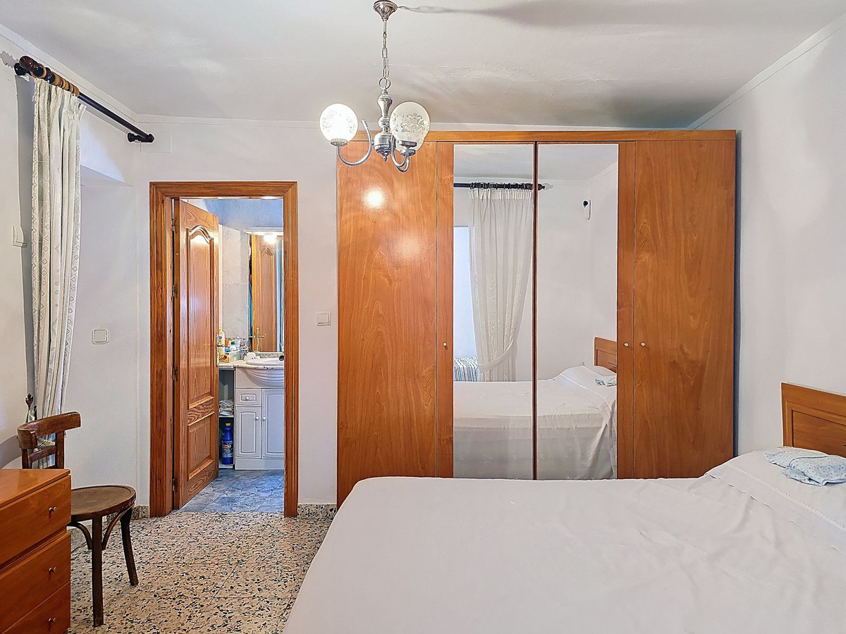 Te koop Herenhuis Costa Del Sol Cómpeta € 200.000,-