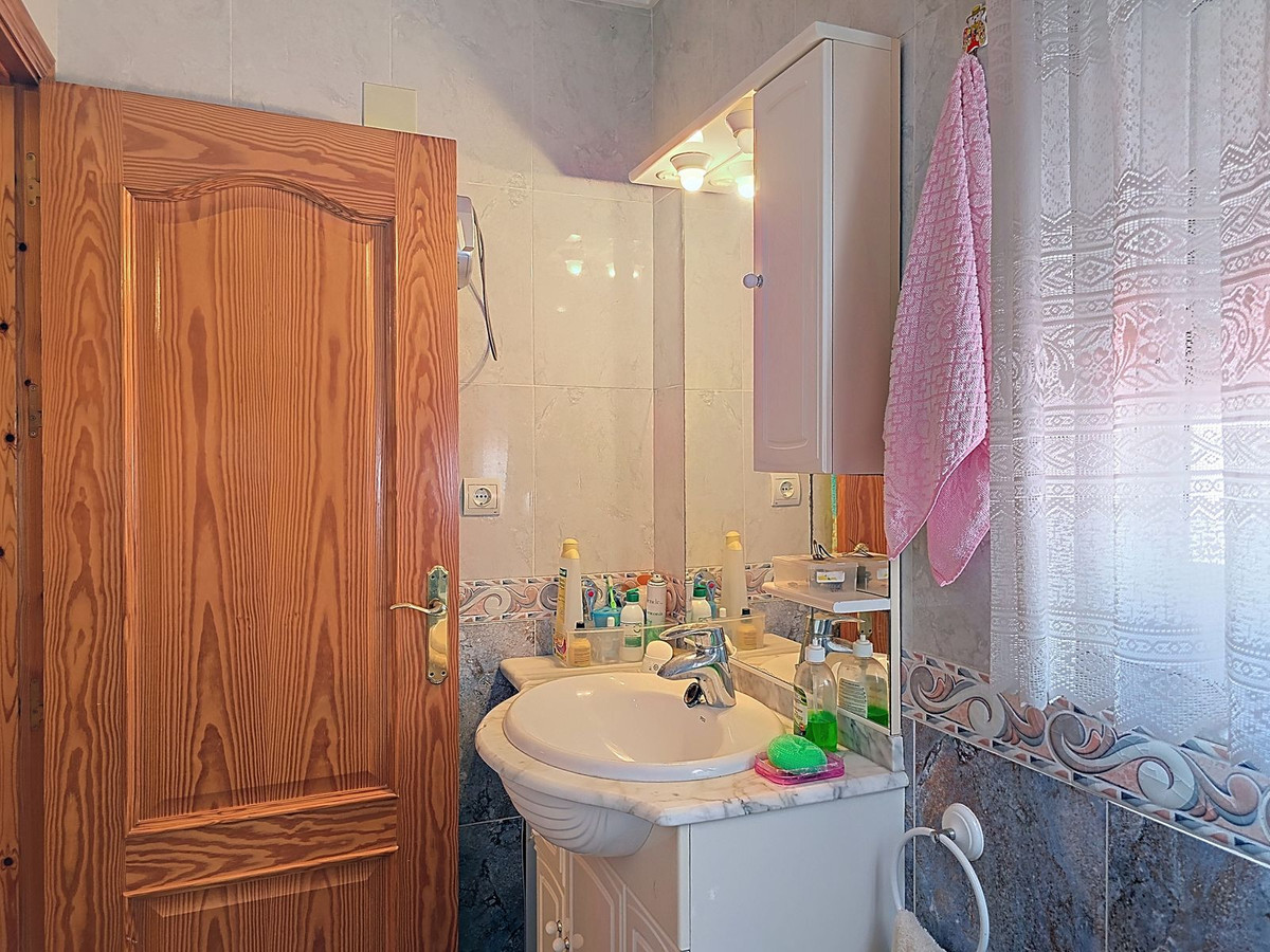 Te koop Herenhuis Costa Del Sol Cómpeta € 200.000,-