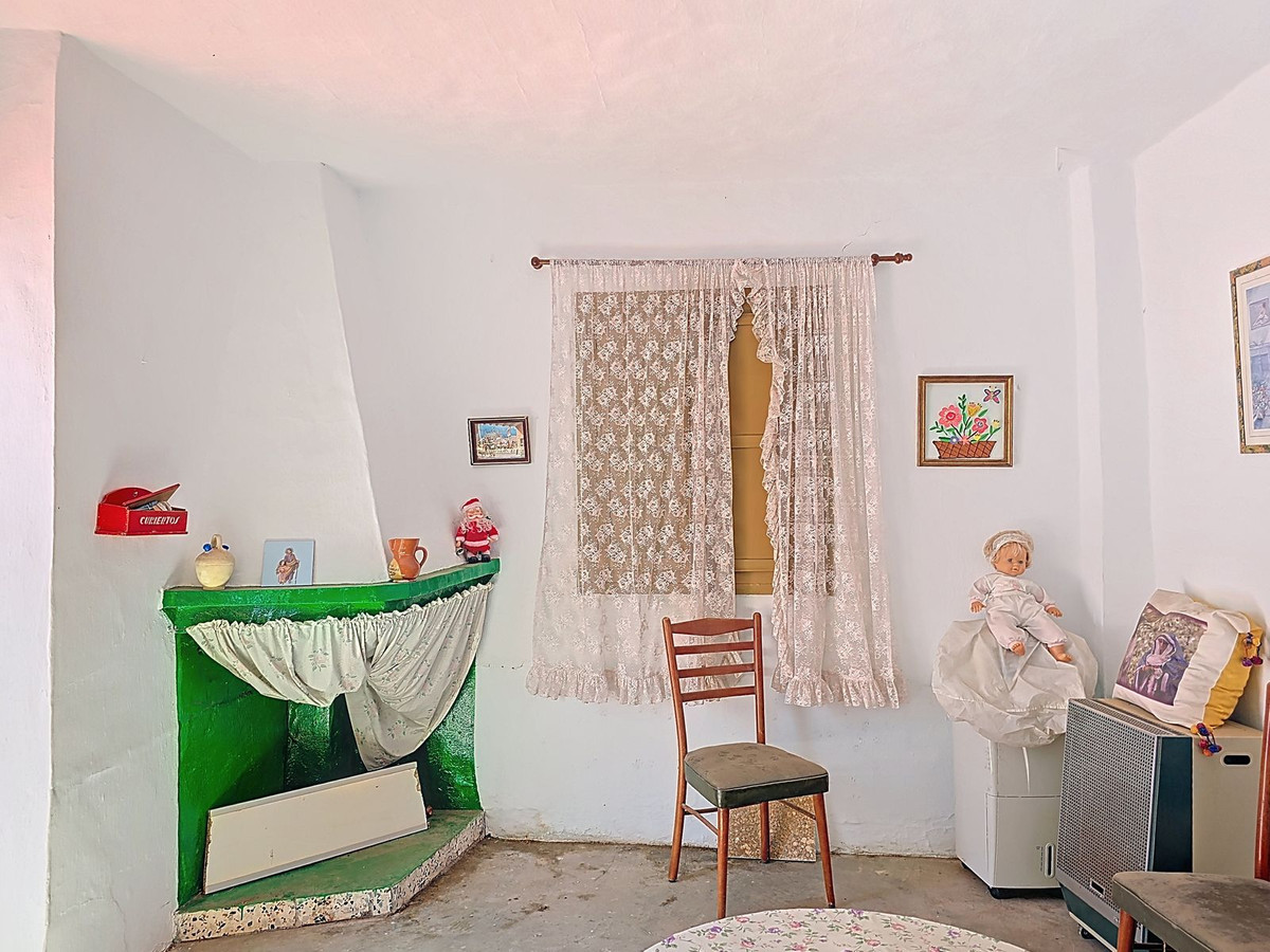 Te koop Herenhuis Costa Del Sol Cómpeta € 200.000,-