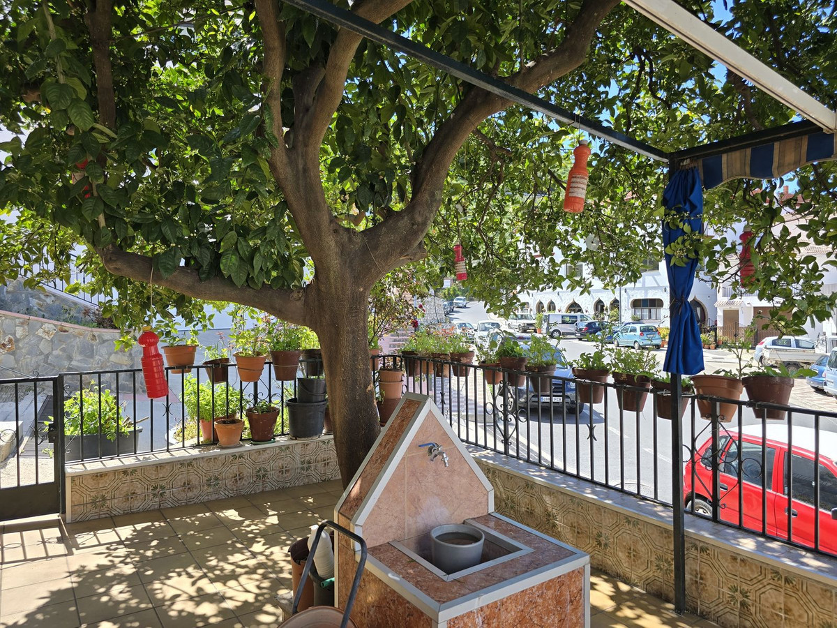 Te koop Herenhuis Costa Del Sol Cómpeta € 200.000,-