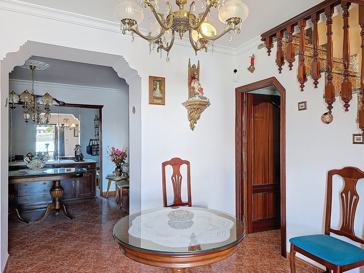 Te koop Herenhuis Costa Del Sol Cómpeta € 200.000,-