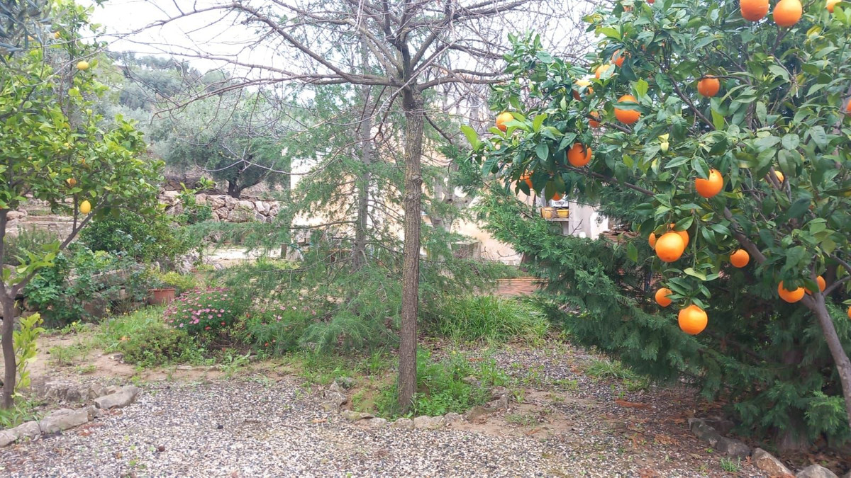 Te koop Finca - Cortijo Costa Del Sol Riogordo € 220.000,-