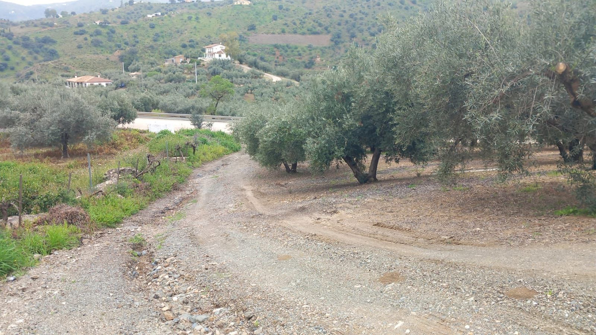 Te koop Finca - Cortijo Costa Del Sol Riogordo € 220.000,-