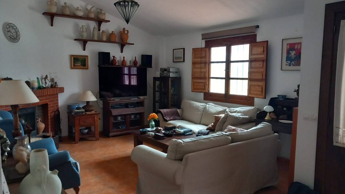 Te koop Finca - Cortijo Costa Del Sol Riogordo € 220.000,-