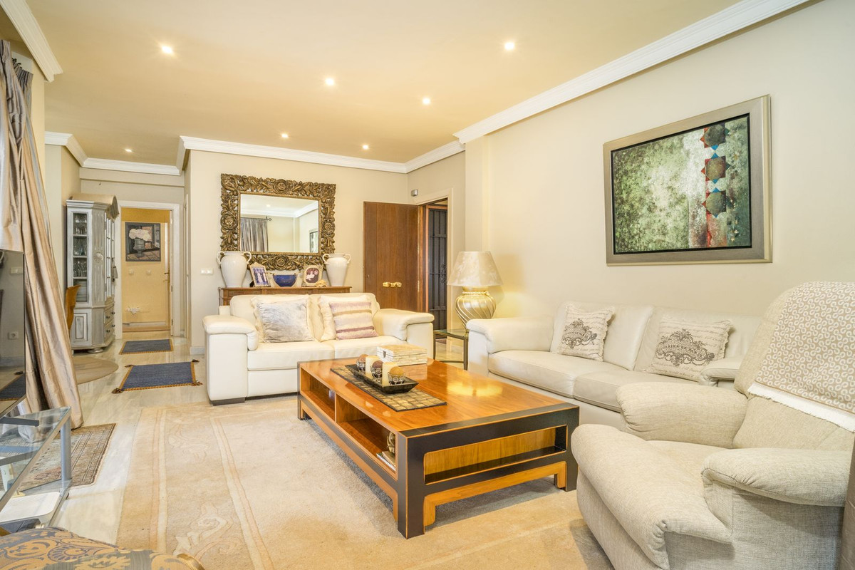 Te koop Gelijkvloers appartement Costa Del Sol Nueva Andalucía € 775.000,-