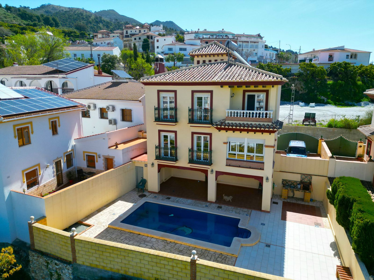Te koop Vrijstaande Villa Costa Del Sol Canillas De Albaida € 437.000,-