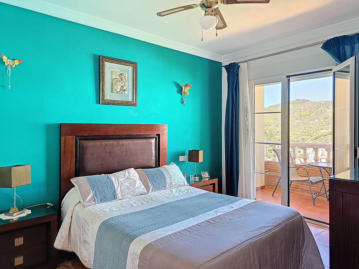 Te koop Vrijstaande Villa Costa Del Sol Canillas De Albaida € 437.000,-