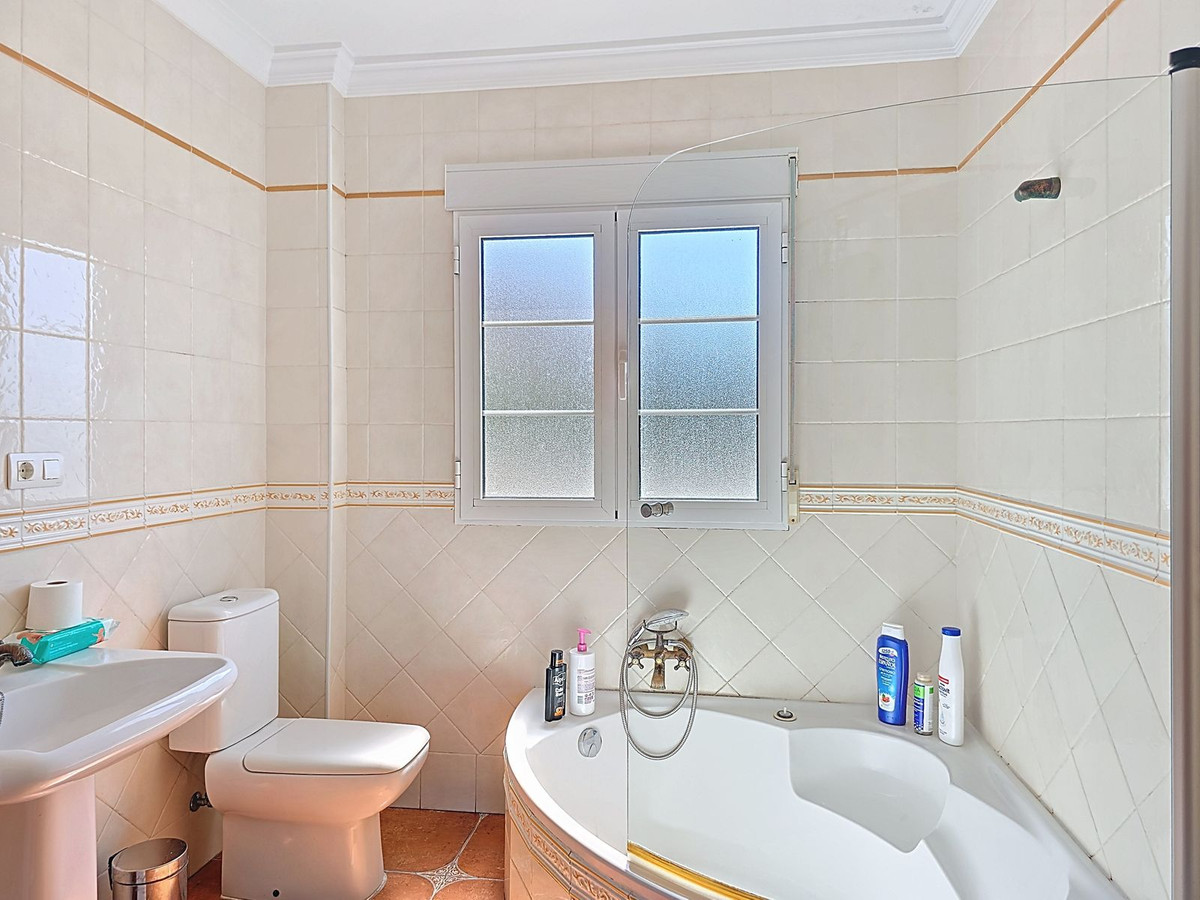 Te koop Vrijstaande Villa Costa Del Sol Canillas De Albaida € 437.000,-